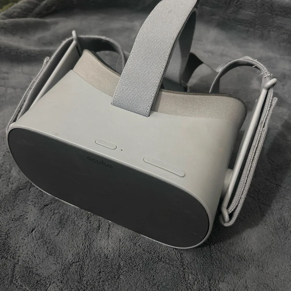 Oculus go VR headset